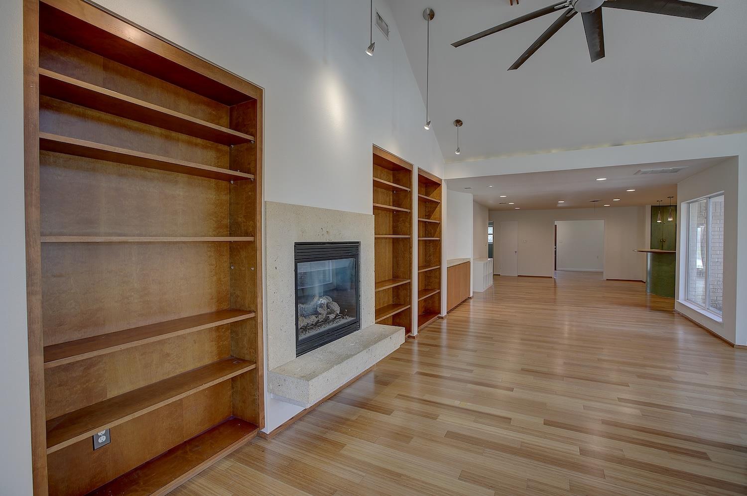 1607 S Elm St, Georgetown, TX 78626