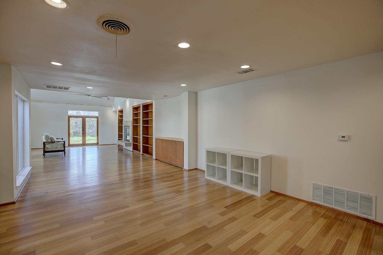 1607 S Elm St, Georgetown, TX 78626