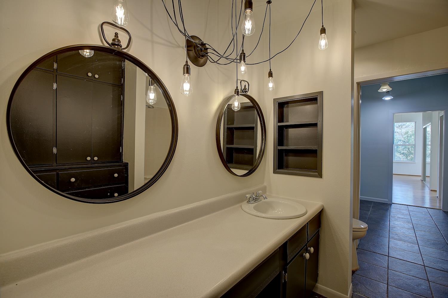 1607 S Elm St, Georgetown, TX 78626