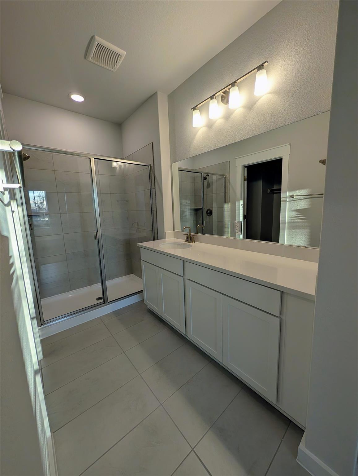 140 Hartson Dr W, Taylor, TX 76574