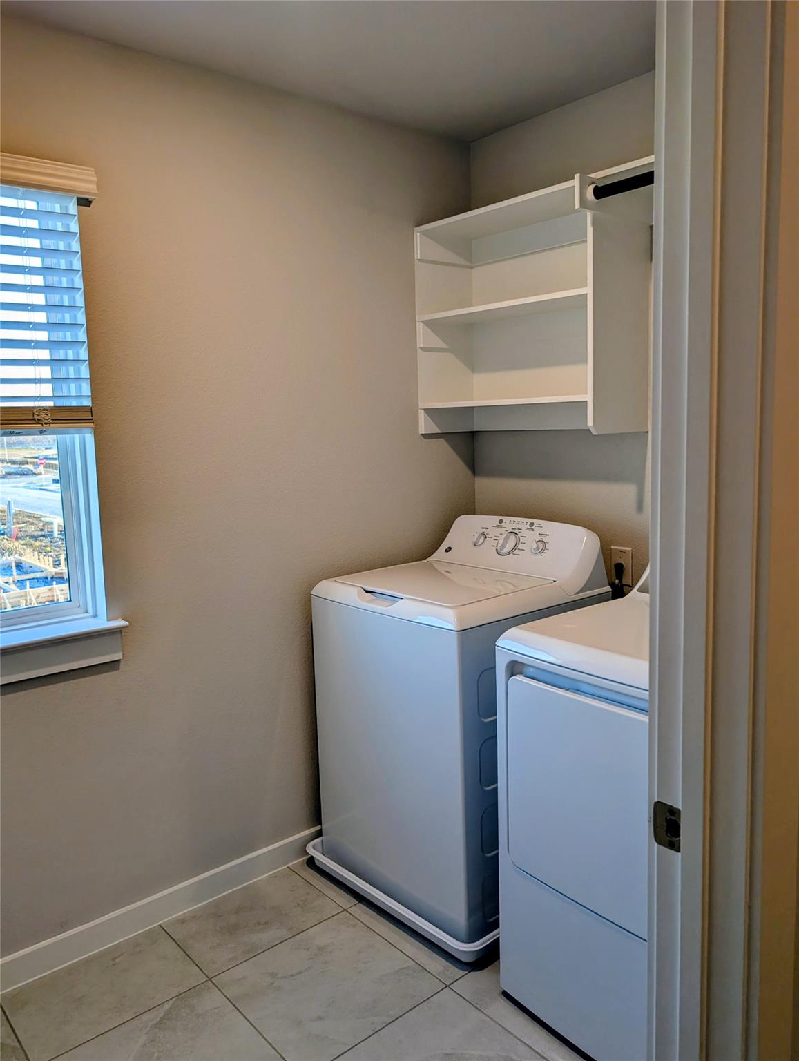 140 Hartson Dr W, Taylor, TX 76574