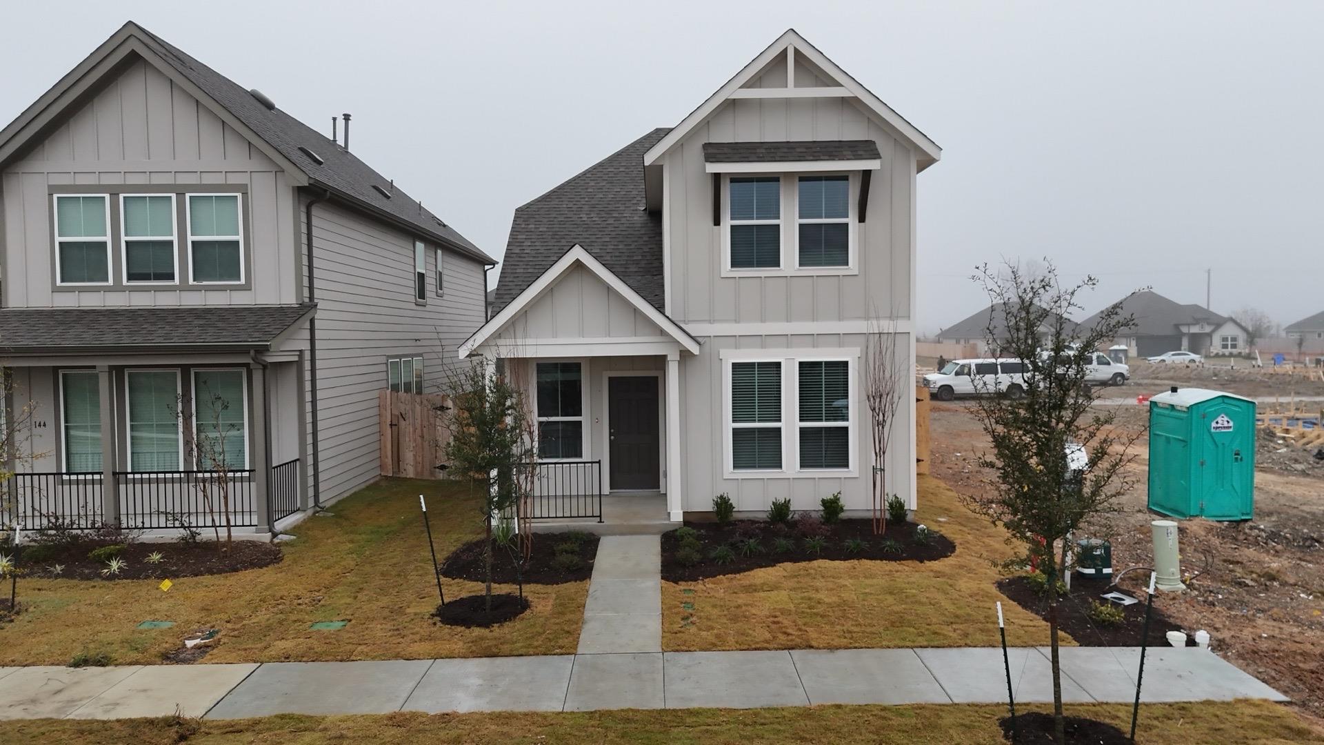 140 Hartson Dr W, Taylor, TX 76574