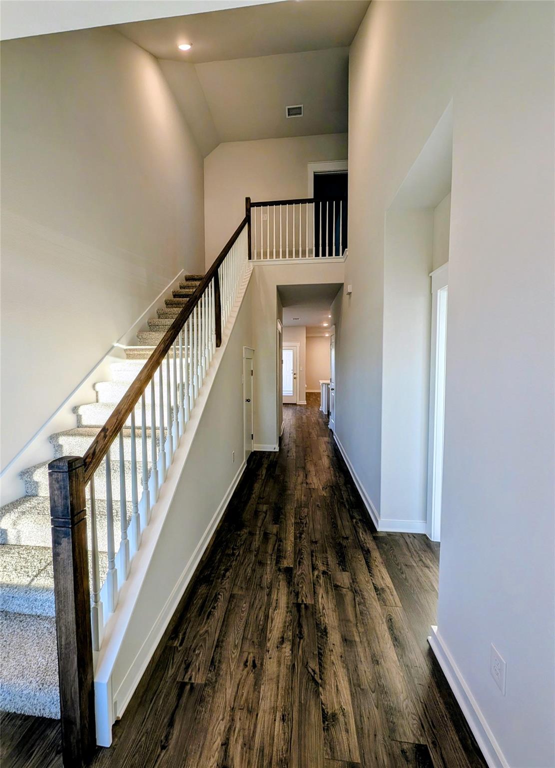 140 Hartson Dr W, Taylor, TX 76574