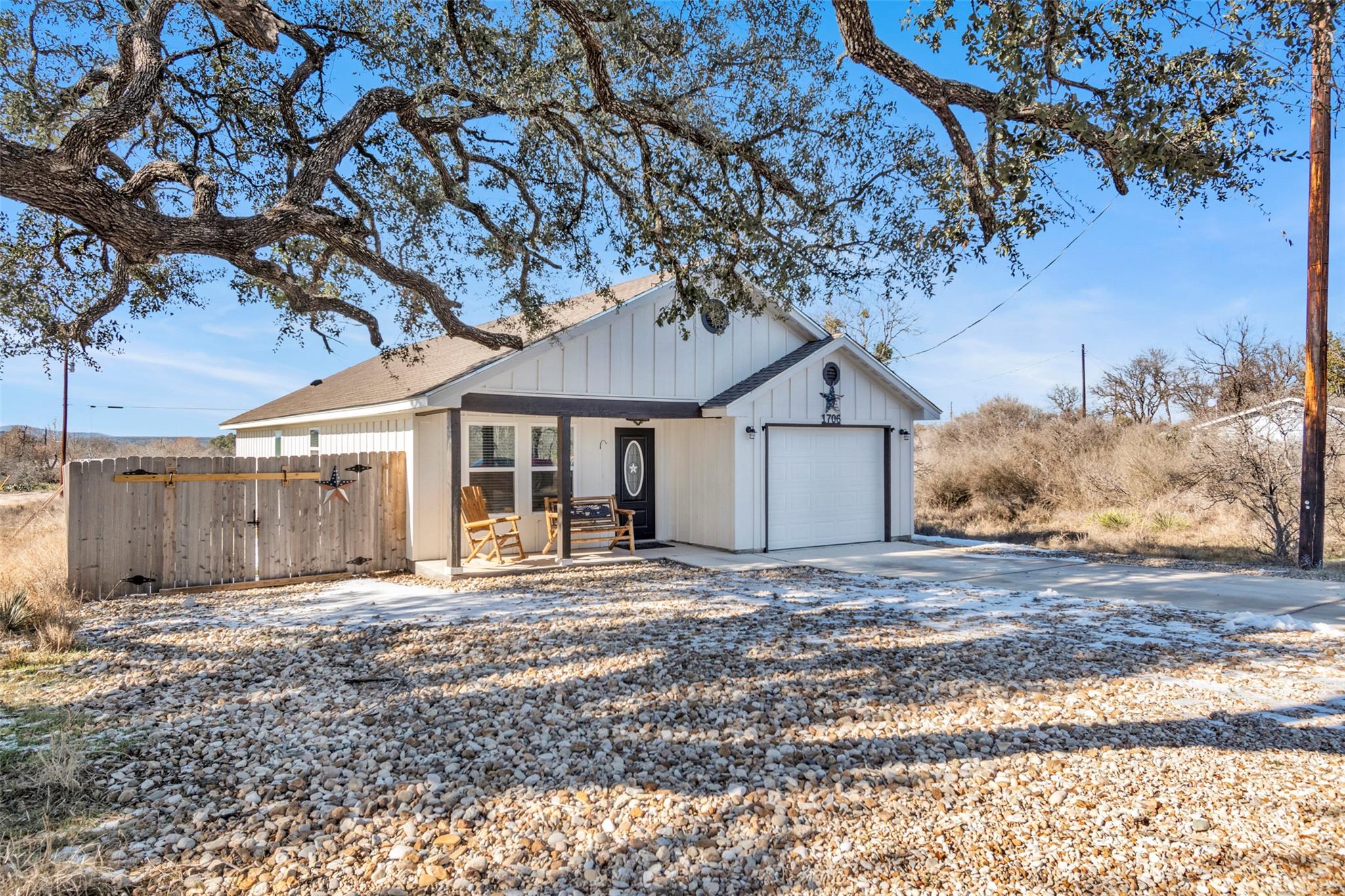 1706 Redwood Dr, Granite Shoals, TX 78654