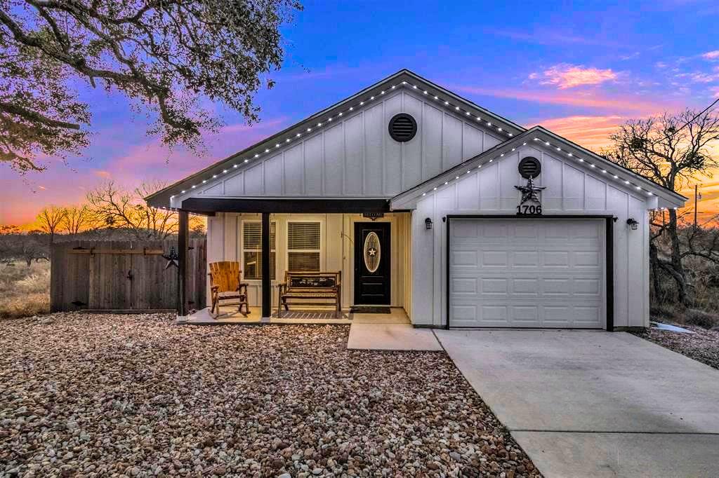 1706 Redwood Dr, Granite Shoals, TX 78654