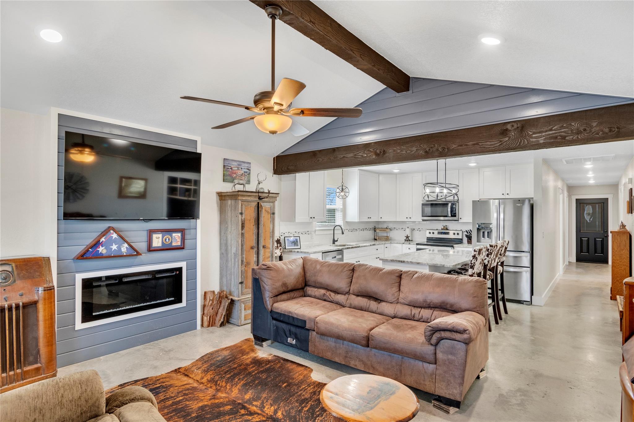 1706 Redwood Dr, Granite Shoals, TX 78654