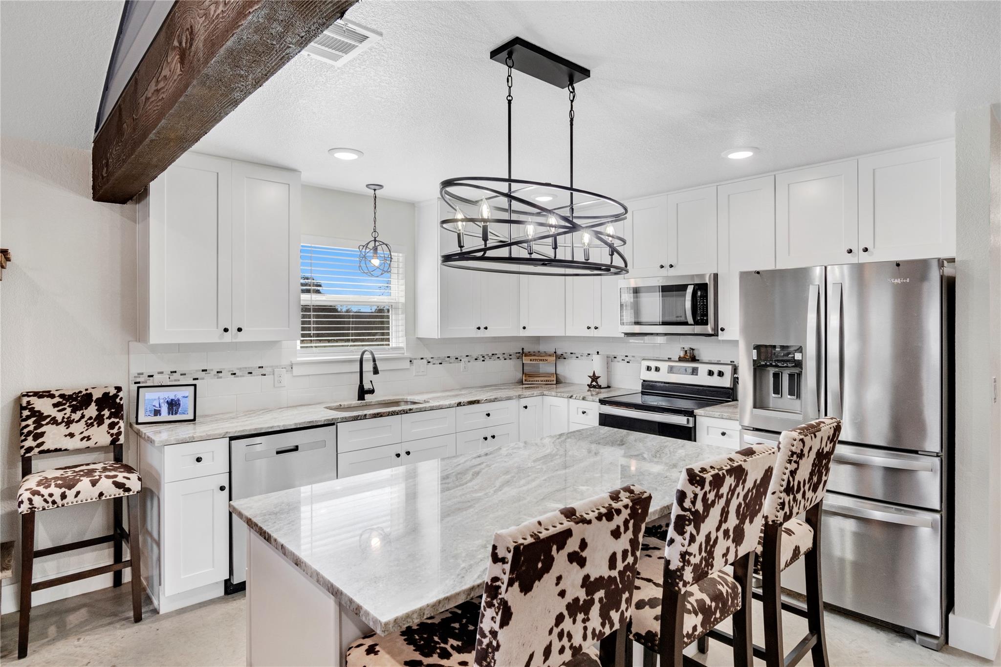 1706 Redwood Dr, Granite Shoals, TX 78654