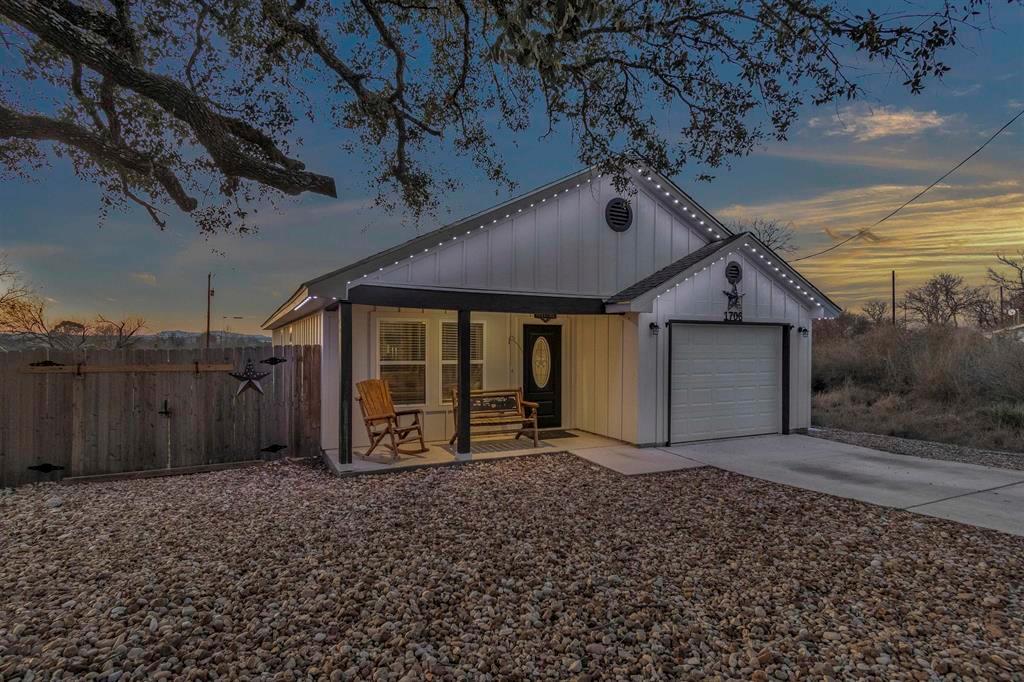 1706 Redwood Dr, Granite Shoals, TX 78654