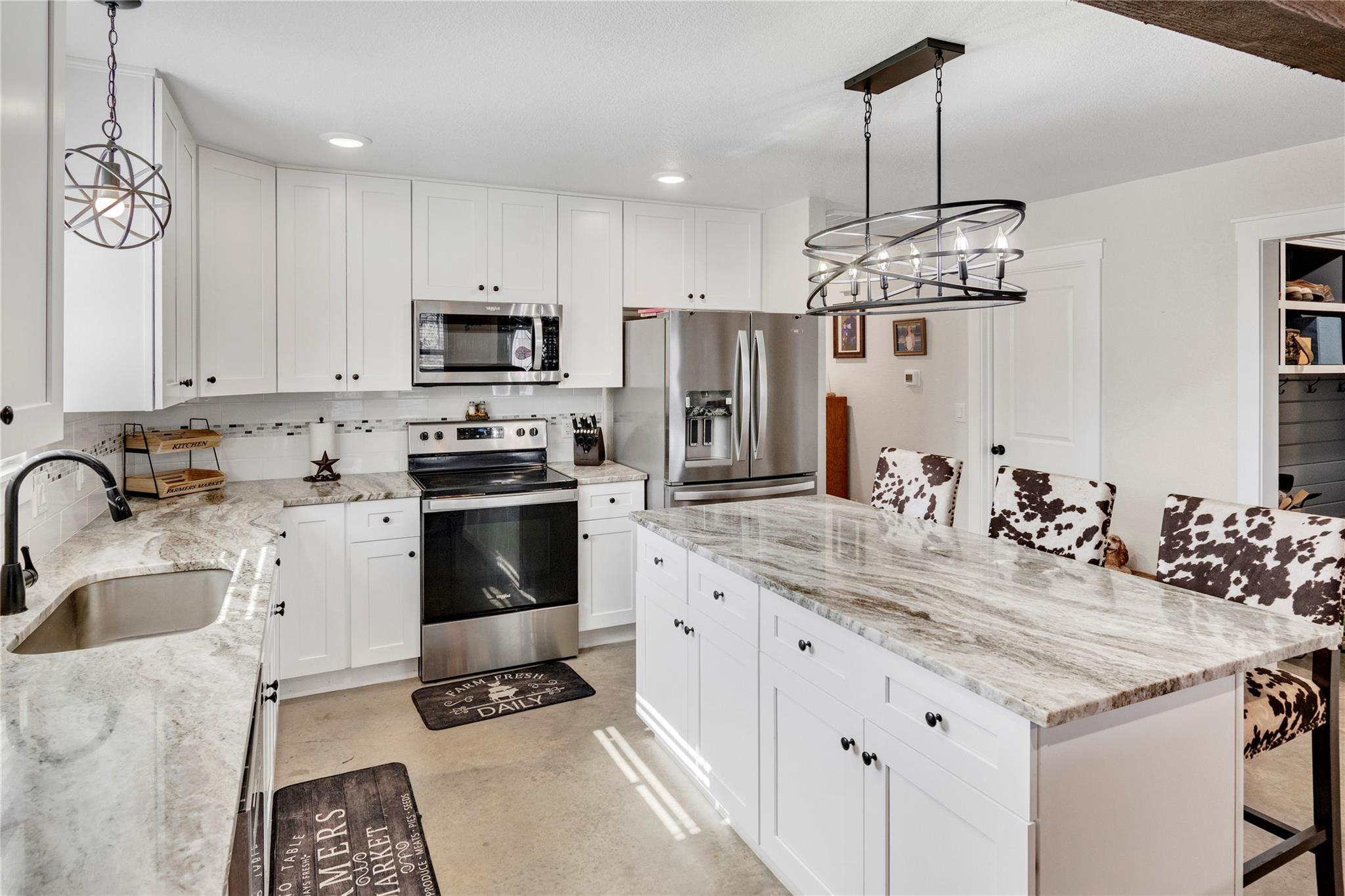 1706 Redwood Dr, Granite Shoals, TX 78654