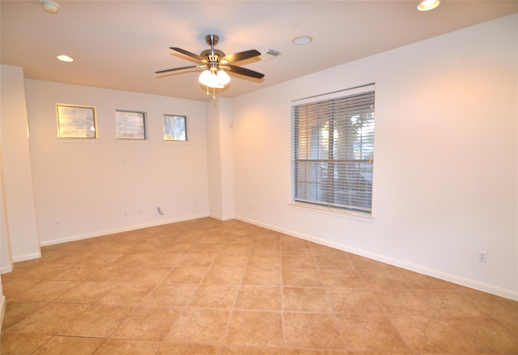 11400 W Parmer Ln # 15, Cedar Park, TX 78613