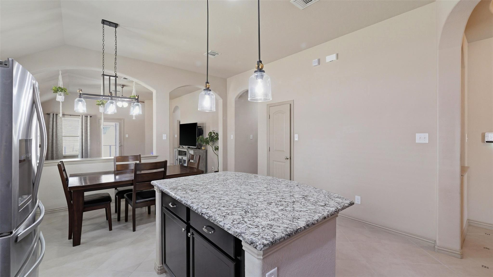 102 N Pasture Cv, Hutto, TX 78634