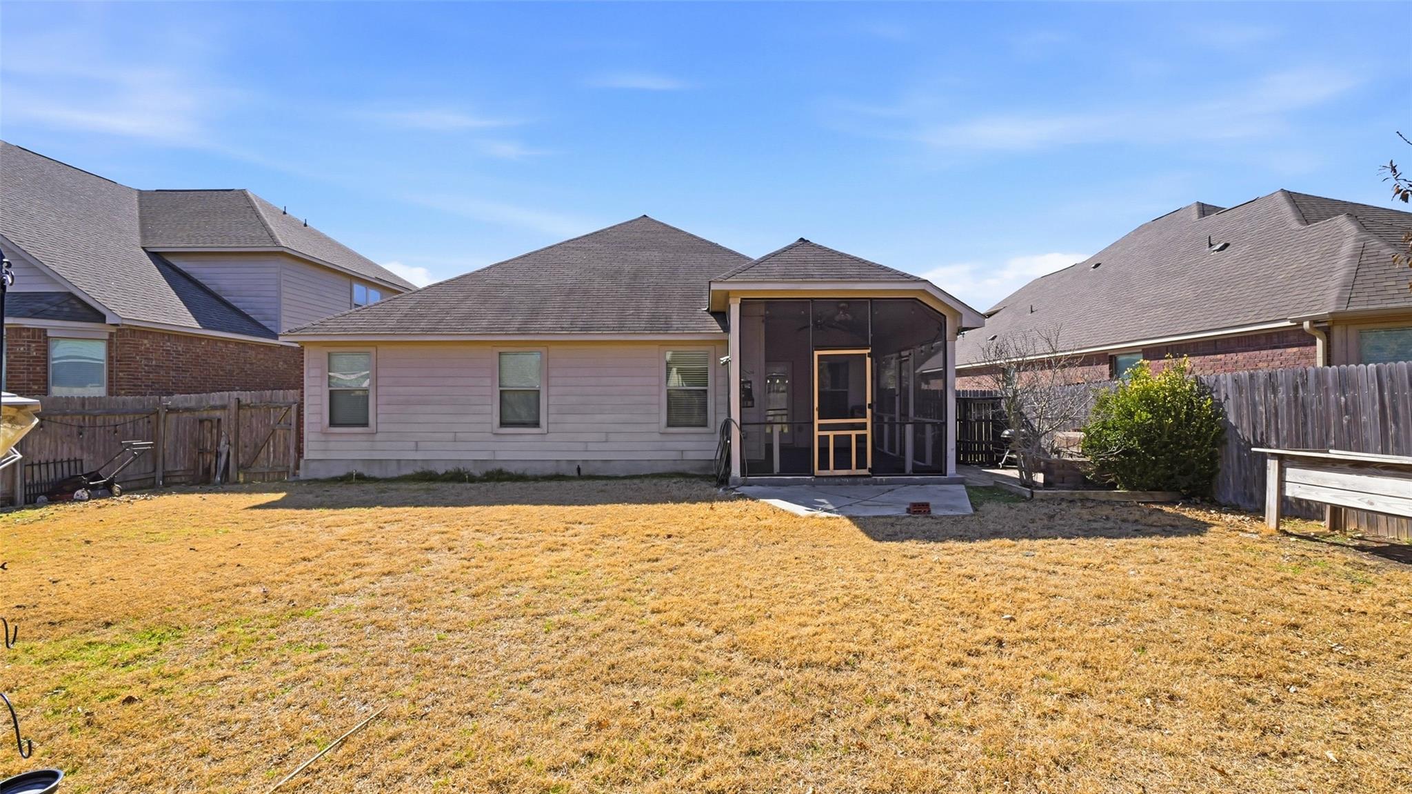 102 N Pasture Cv, Hutto, TX 78634