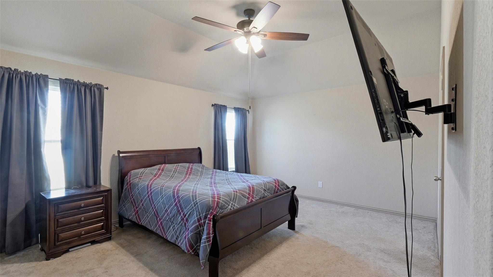 102 N Pasture Cv, Hutto, TX 78634