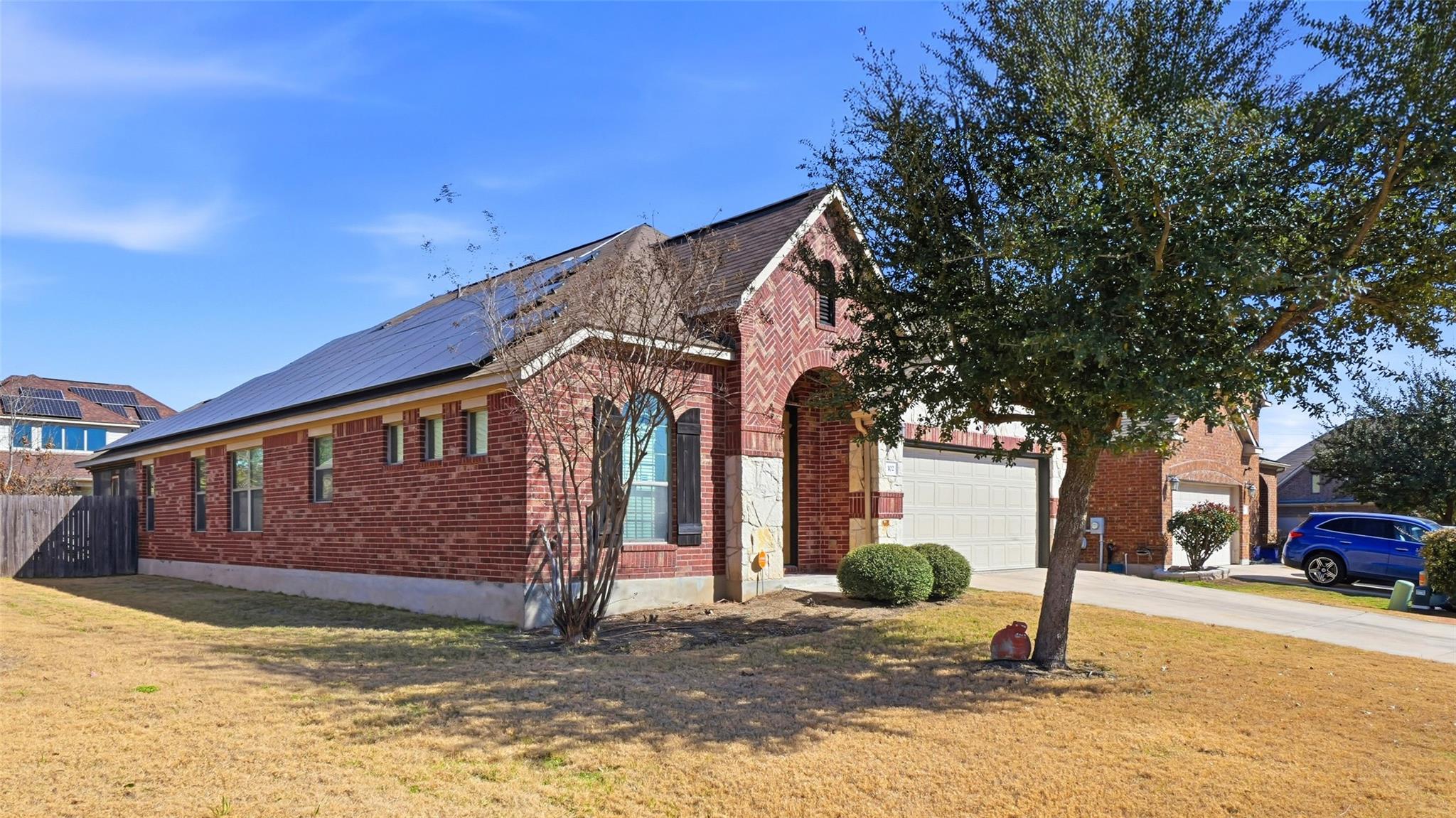 102 N Pasture Cv, Hutto, TX 78634