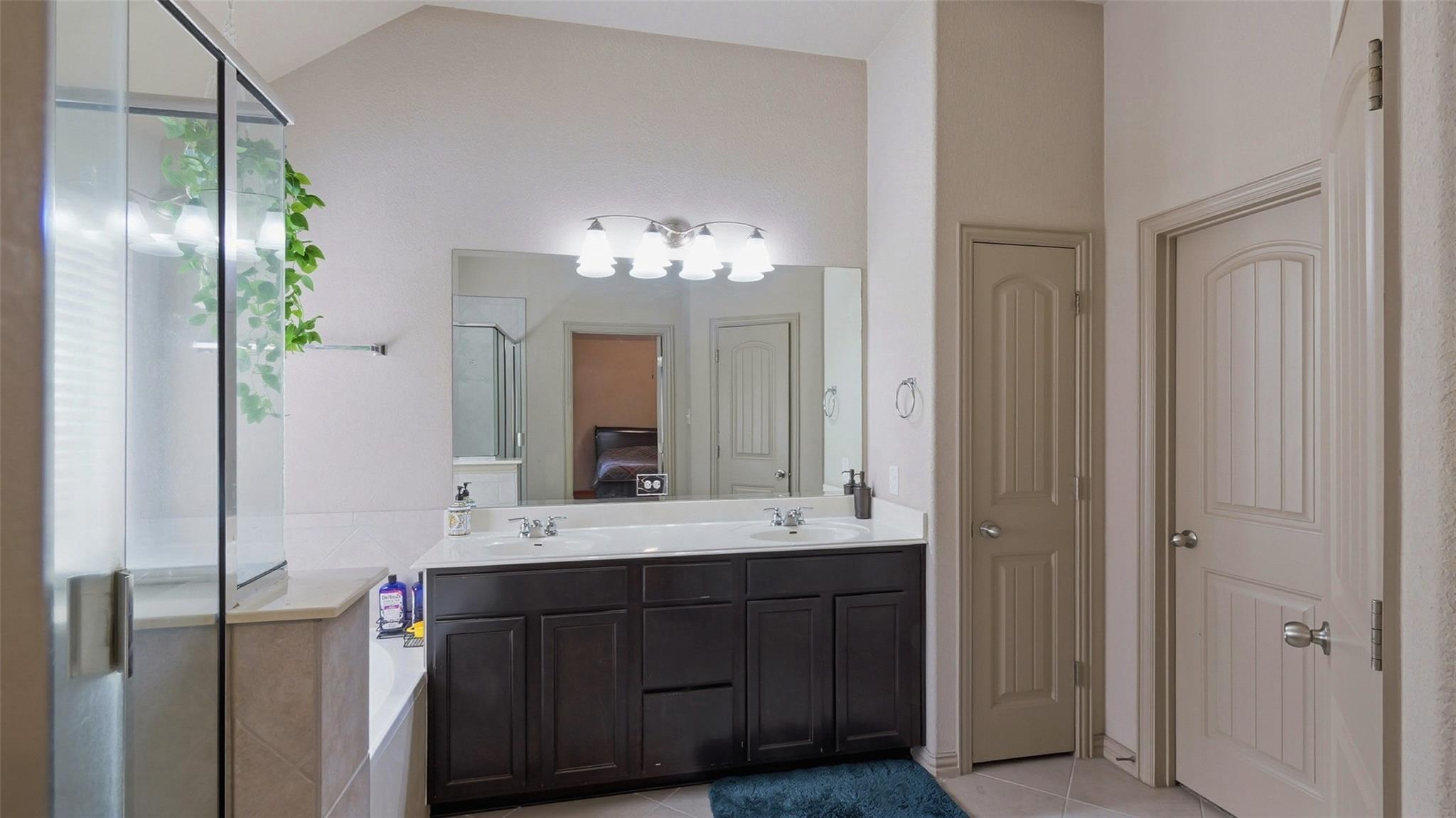 102 N Pasture Cv, Hutto, TX 78634