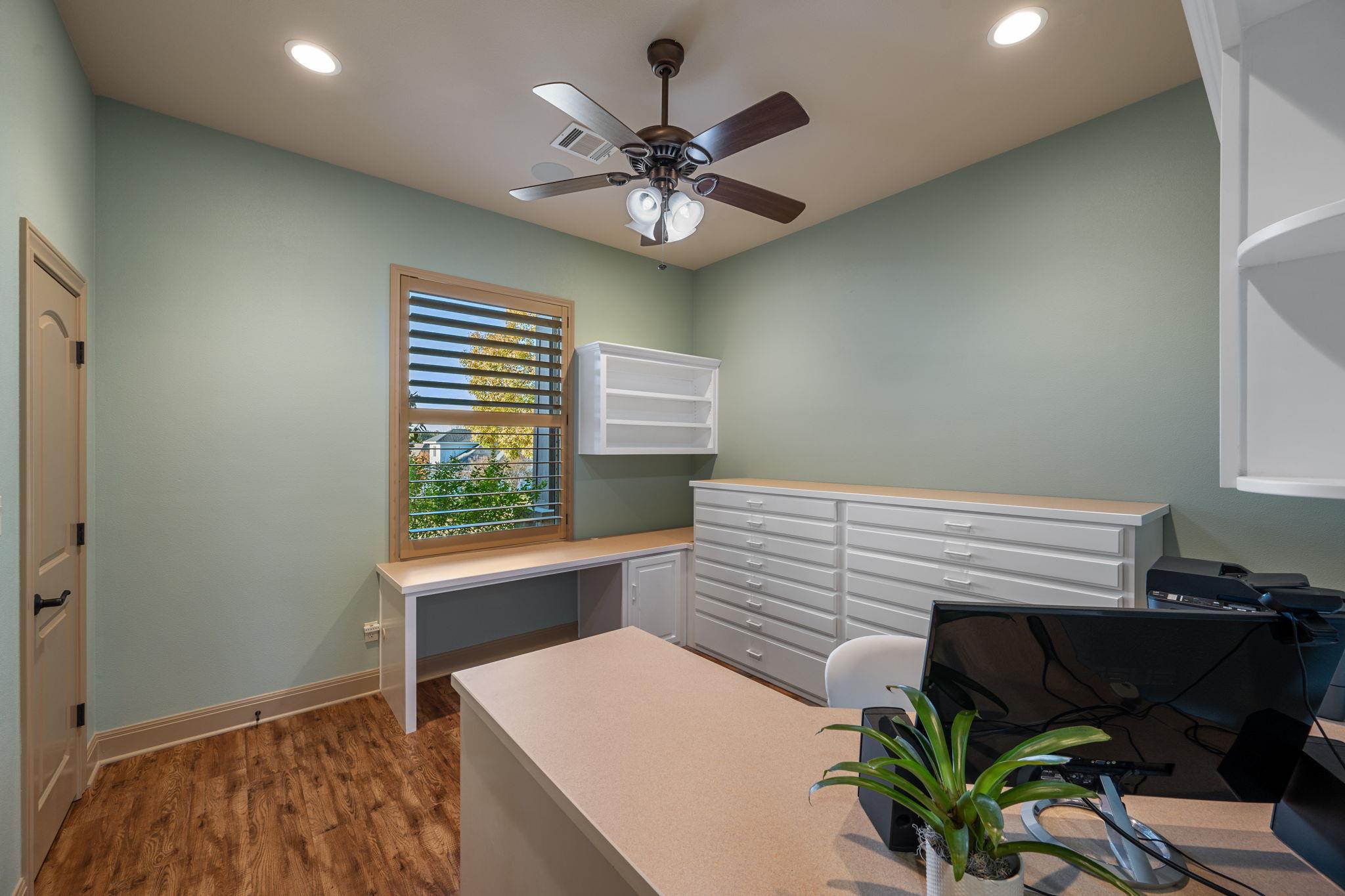 204 Overlook Ct, Georgetown, TX 78628