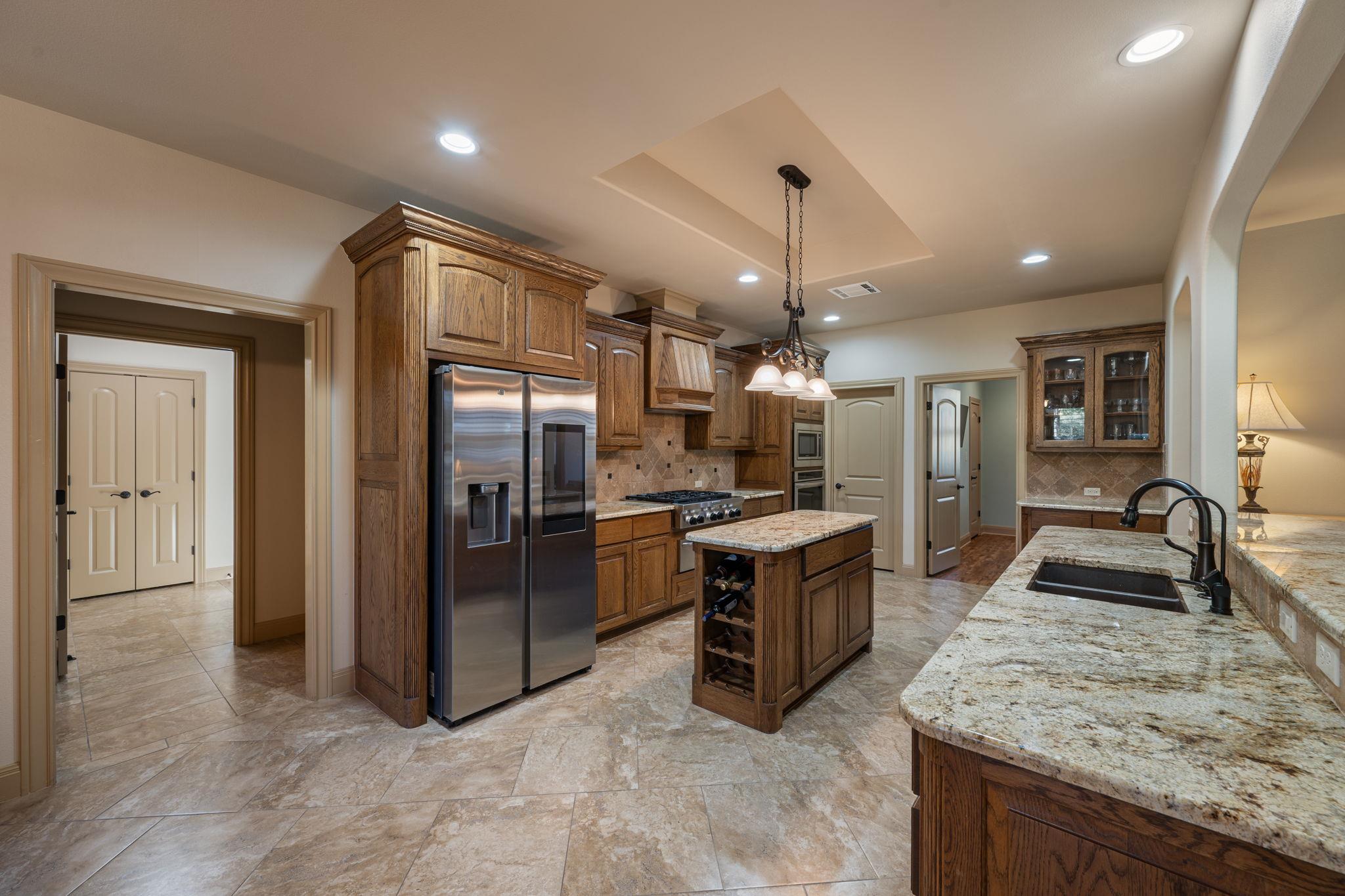 204 Overlook Ct, Georgetown, TX 78628