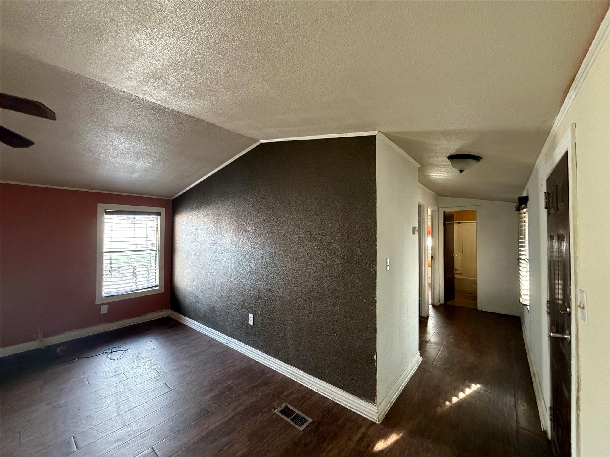 2214 Bitter Creek Dr, Austin, TX 78744