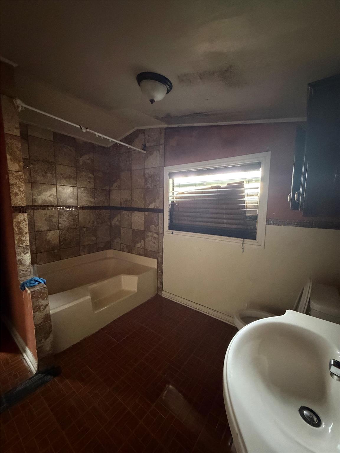 2214 Bitter Creek Dr, Austin, TX 78744