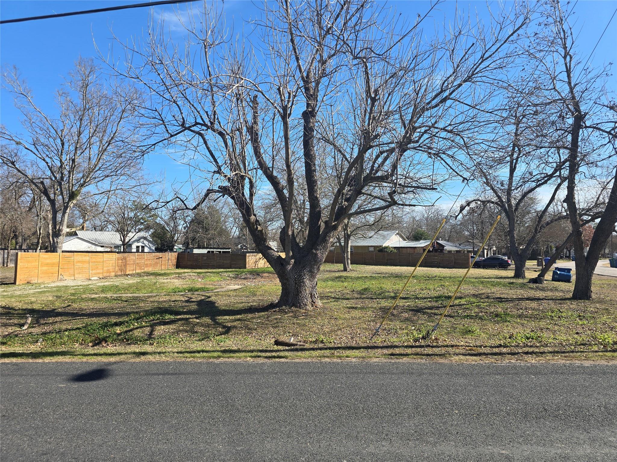 305 Lexington Rd, Elgin, TX 78621