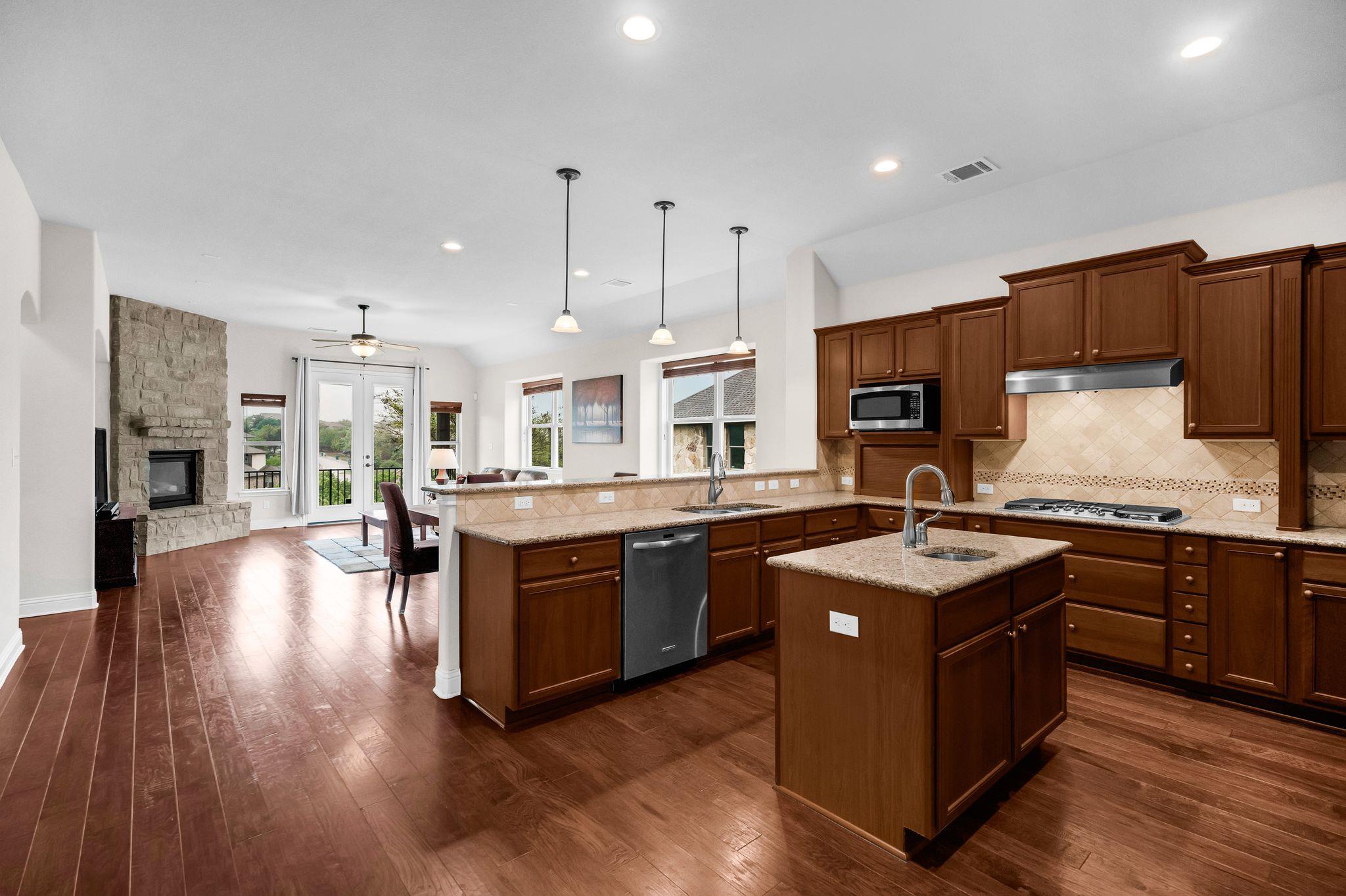 212 Tavish Trl, Austin, TX 78738