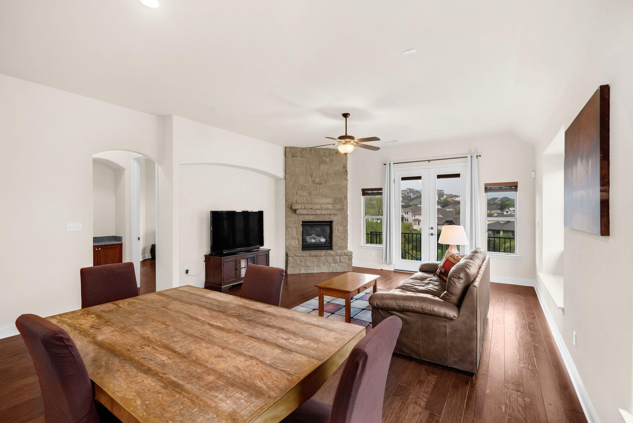 212 Tavish Trl, Austin, TX 78738