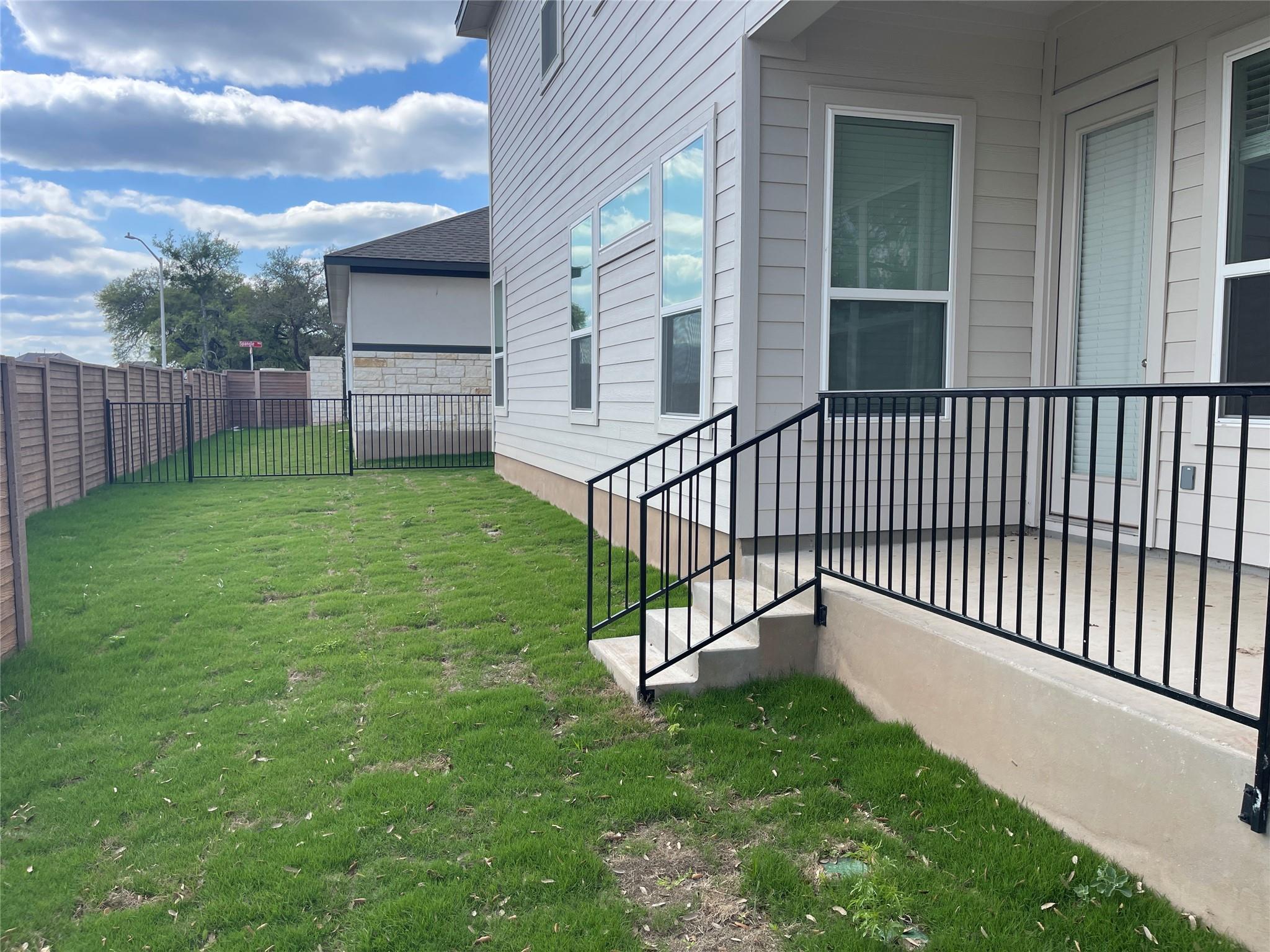 122 Revere Dr, Kyle, TX 78640