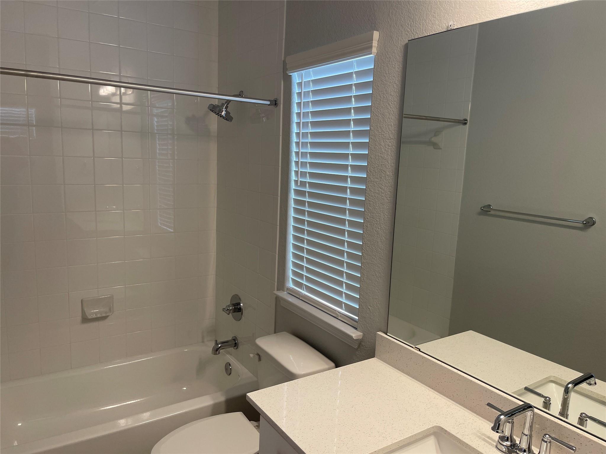 122 Revere Dr, Kyle, TX 78640