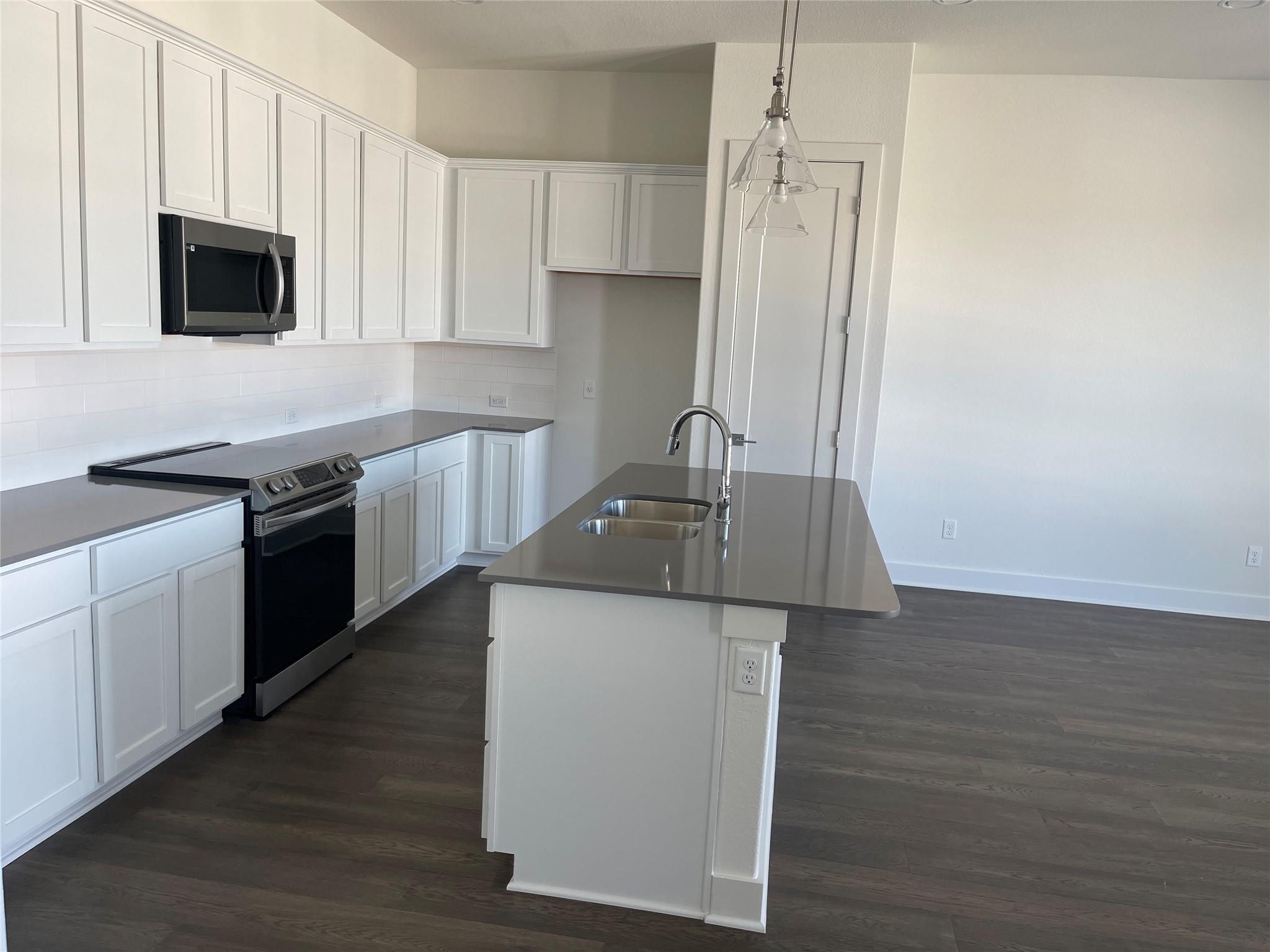 2050 lohmans Spur # 2003, Lakeway, TX 78734