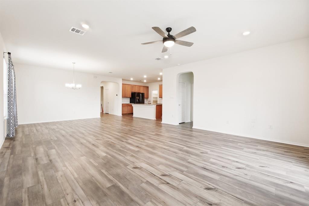 100 Jarbridge Dr, Kyle, TX 78640