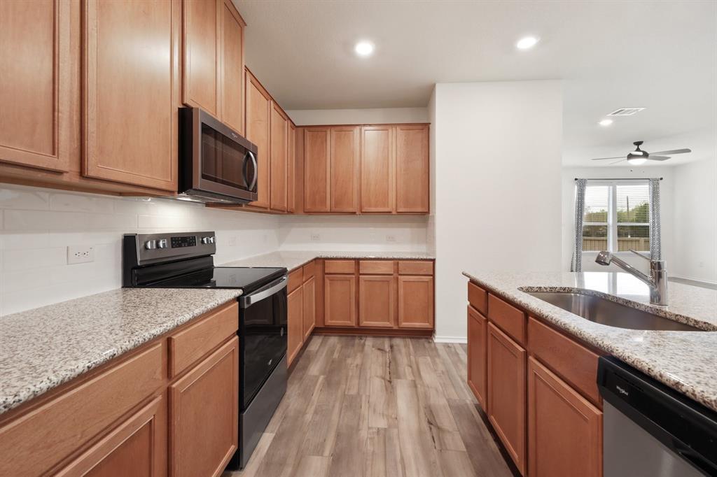 100 Jarbridge Dr, Kyle, TX 78640