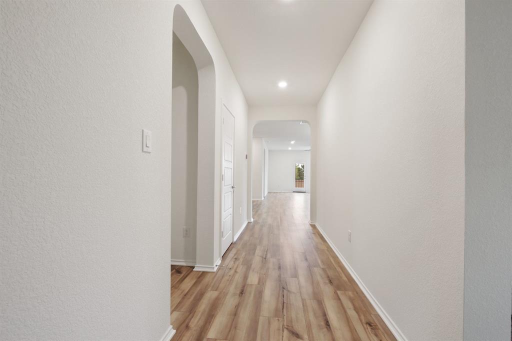 100 Jarbridge Dr, Kyle, TX 78640