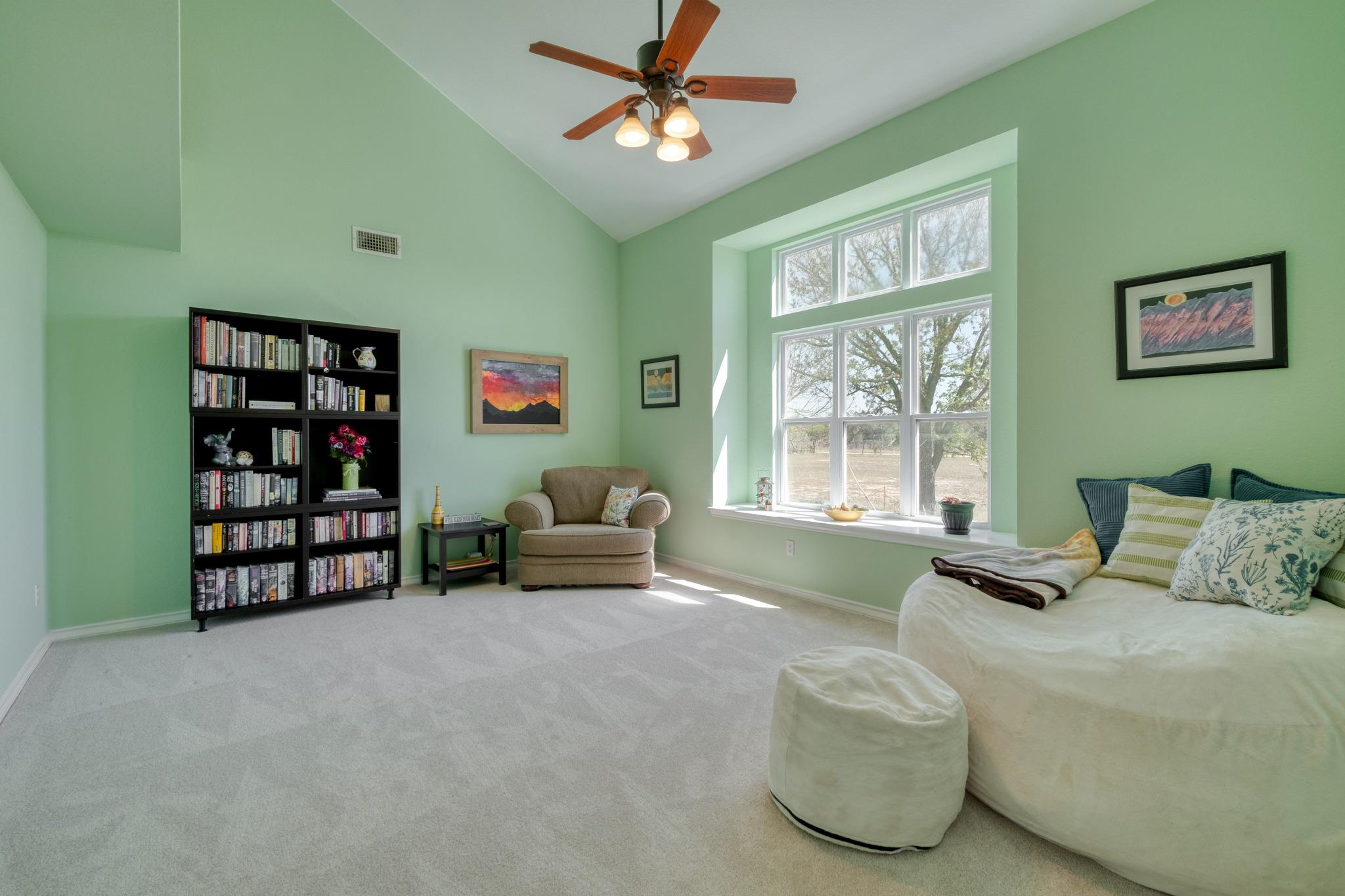 154 Three Oaks Ln, Bastrop, TX 78602