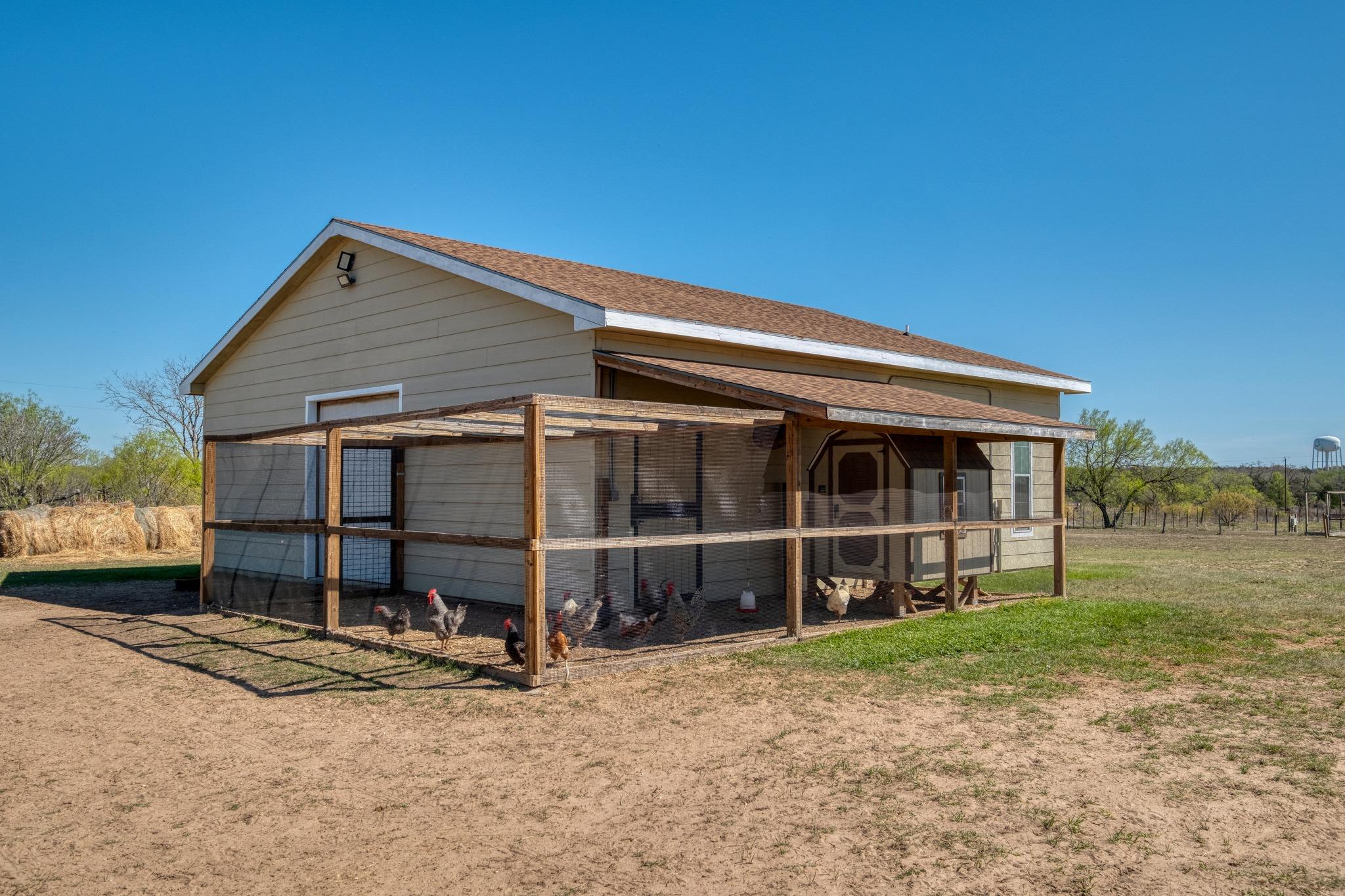 154 Three Oaks Ln, Bastrop, TX 78602