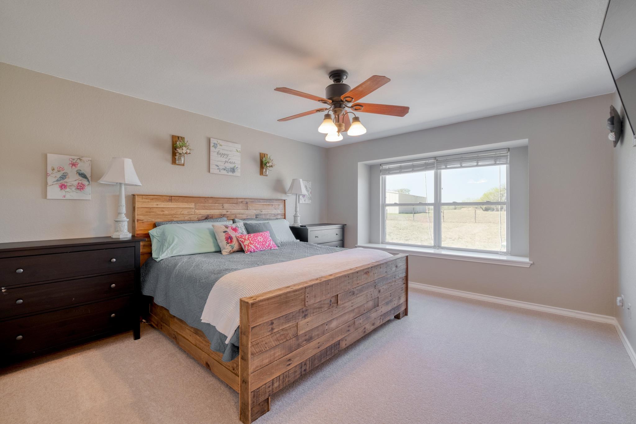 154 Three Oaks Ln, Bastrop, TX 78602