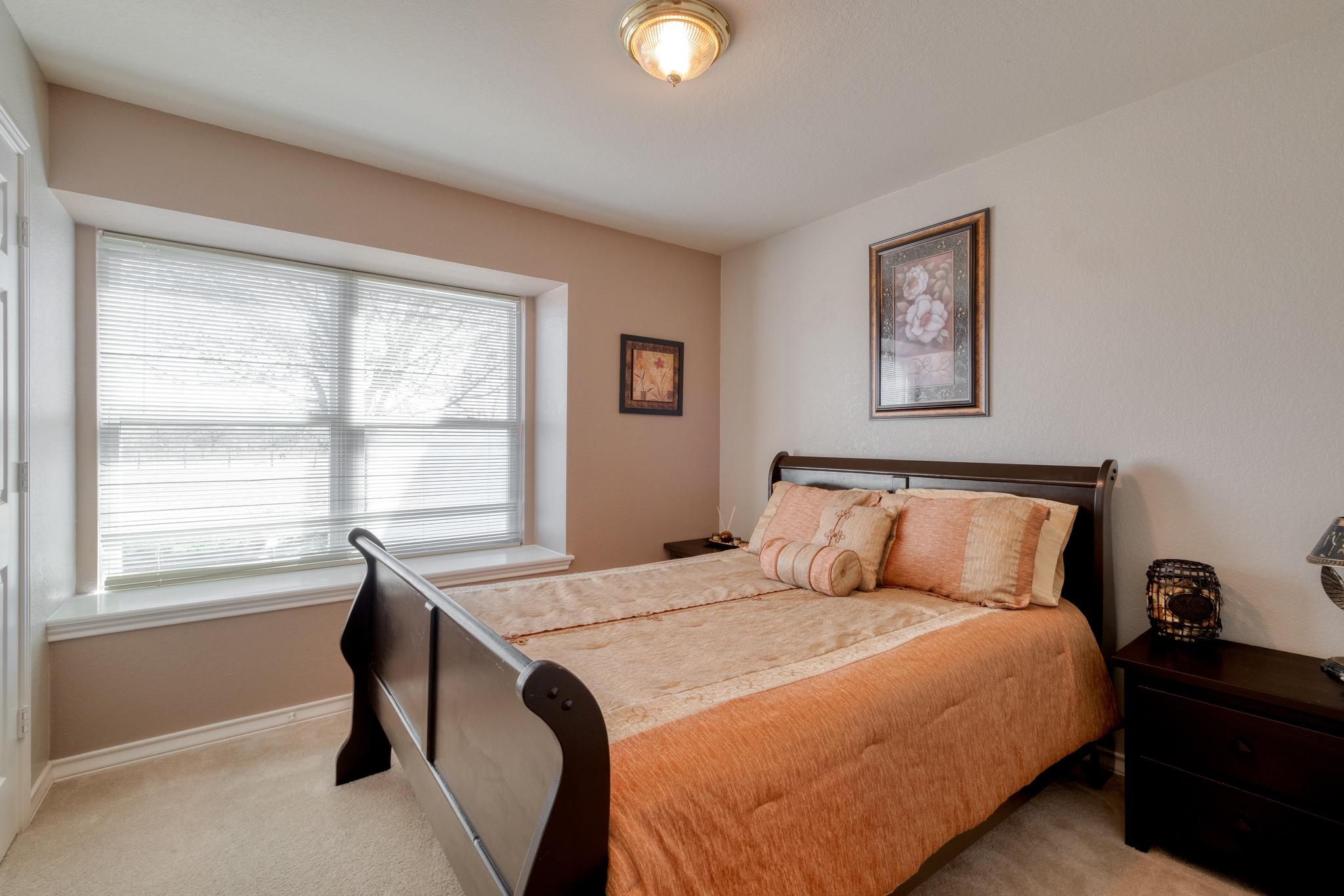 154 Three Oaks Ln, Bastrop, TX 78602