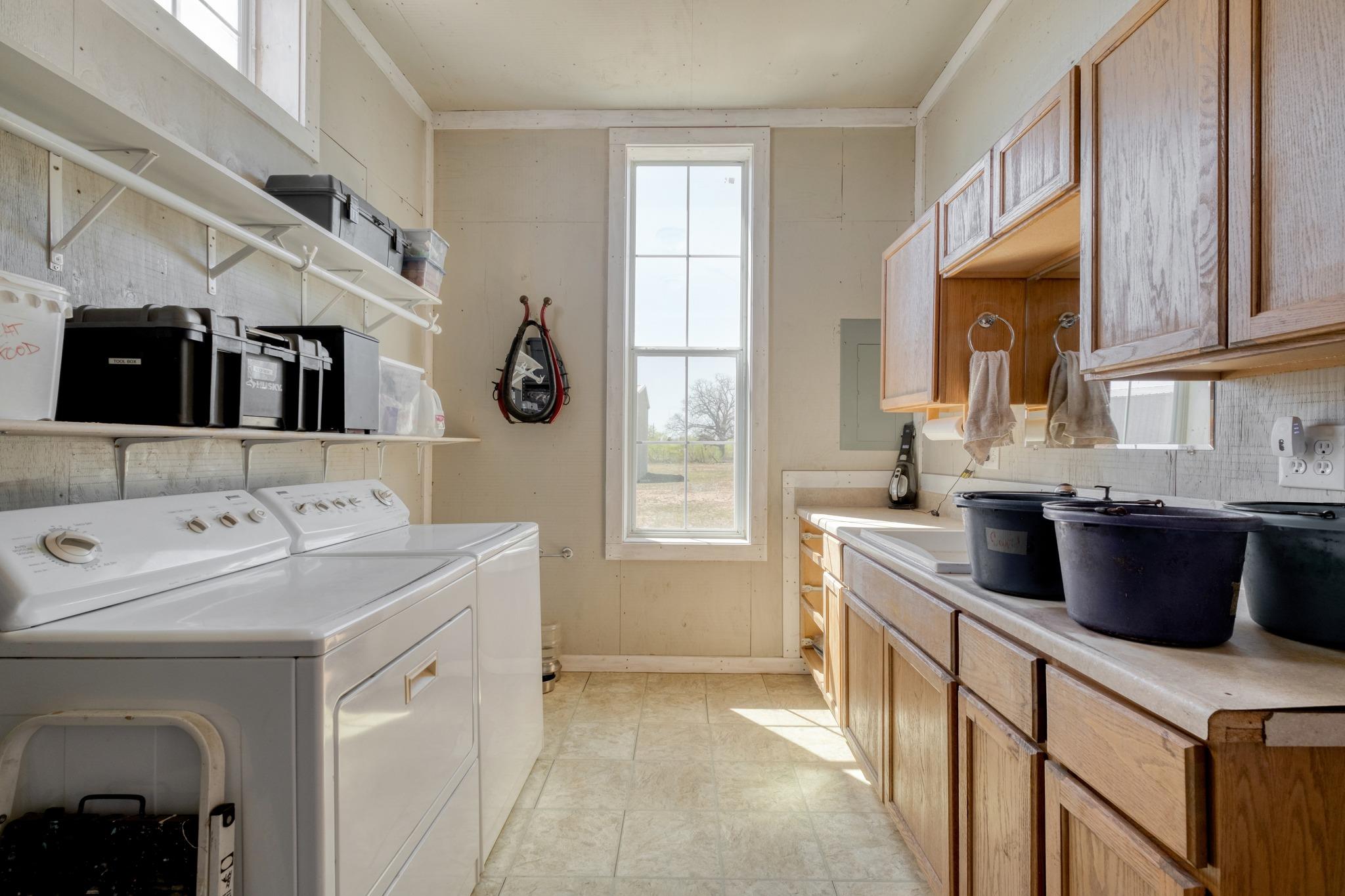 154 Three Oaks Ln, Bastrop, TX 78602