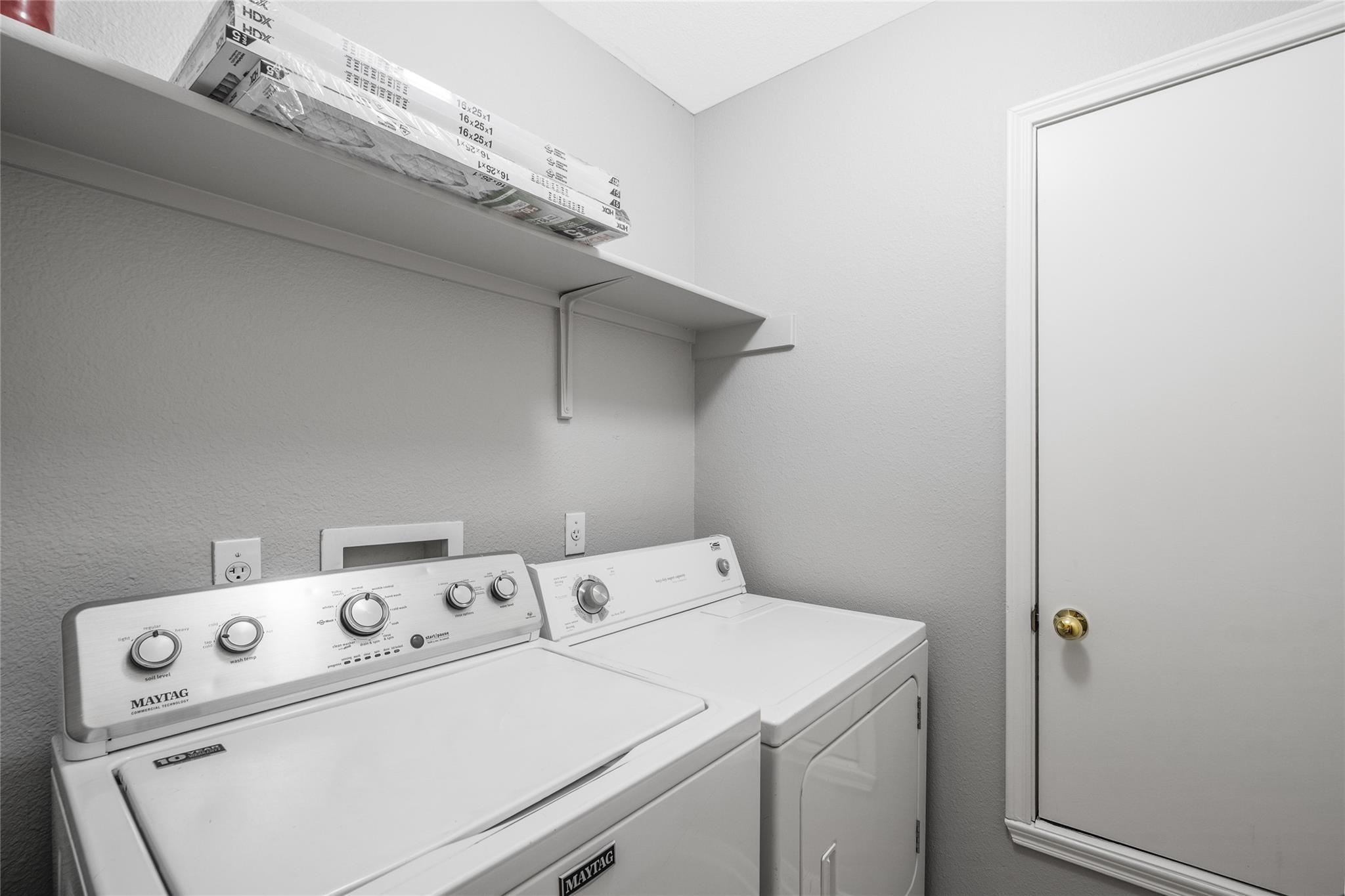 108 Tanglewood Ln, Hutto, TX 78634