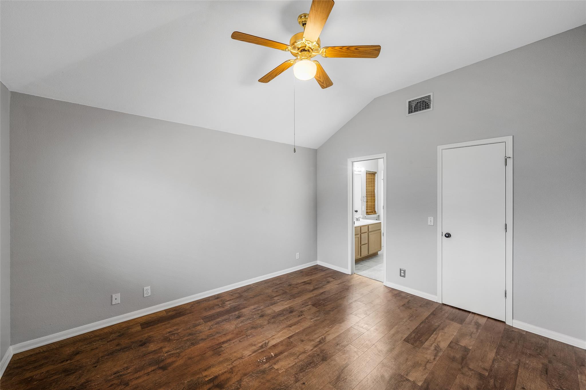 108 Tanglewood Ln, Hutto, TX 78634