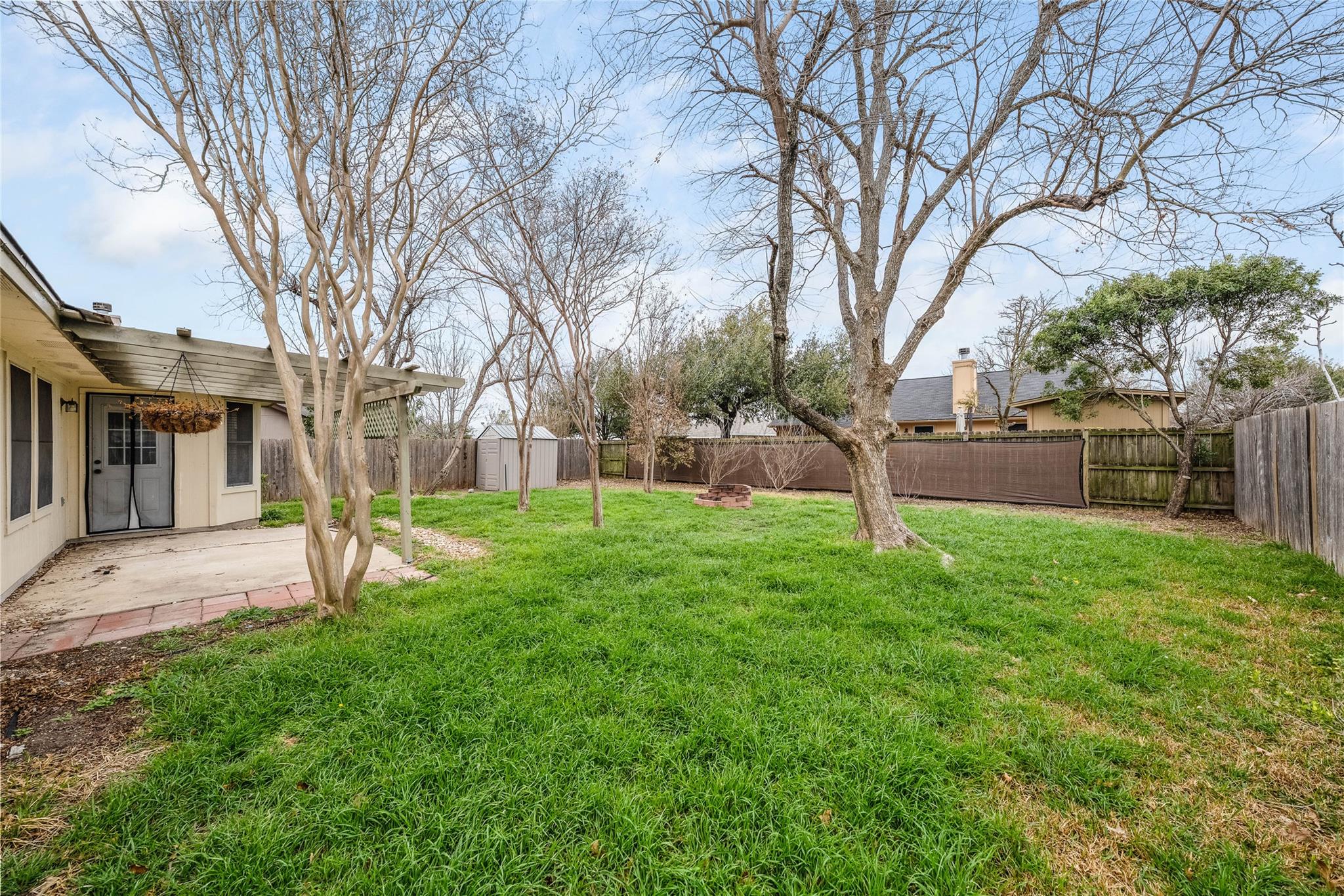 108 Tanglewood Ln, Hutto, TX 78634