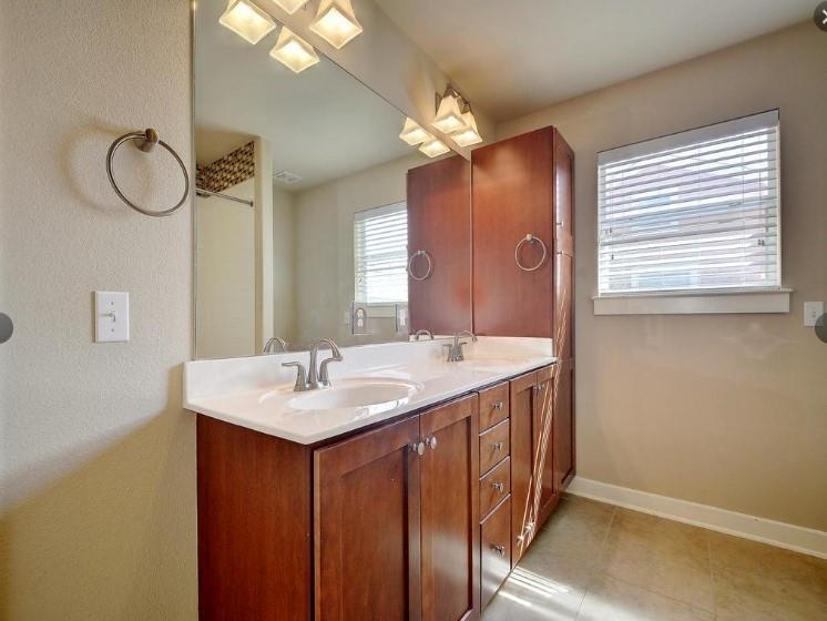 1601 Miriam Ave # 203, Austin, TX 78702