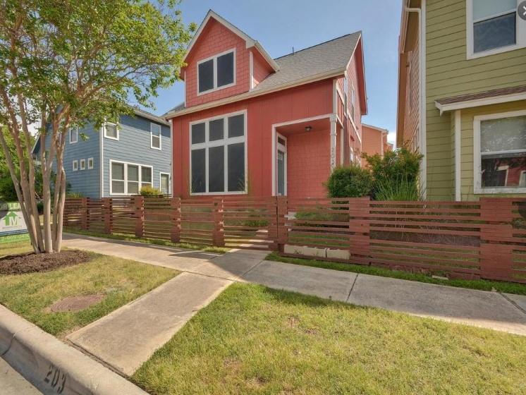 1601 Miriam Ave # 203, Austin, TX 78702