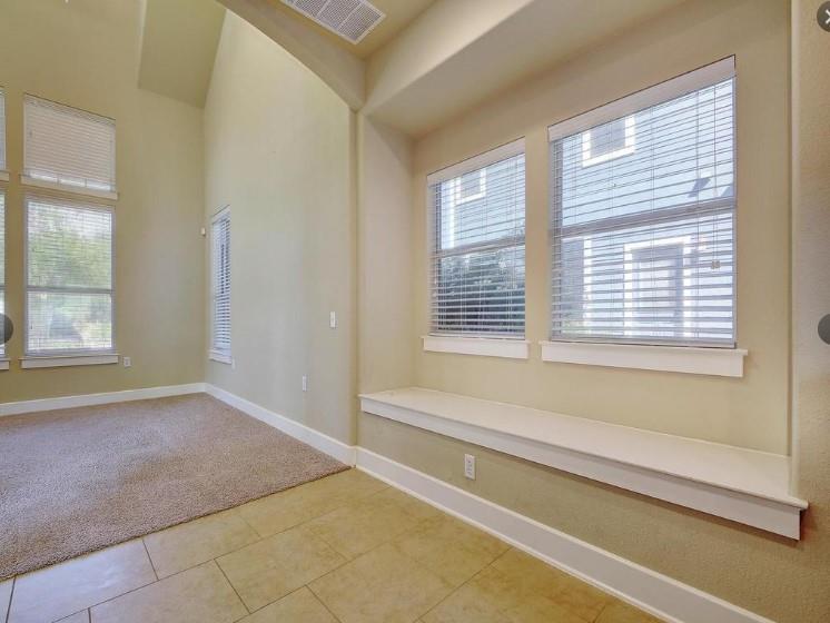 1601 Miriam Ave # 203, Austin, TX 78702