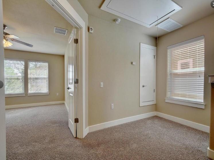 1601 Miriam Ave # 203, Austin, TX 78702