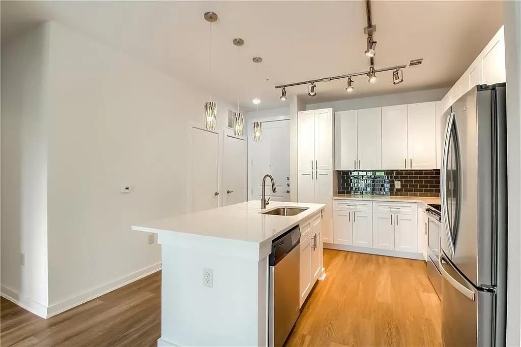 1900 Barton Springs Rd # 5029, Austin, TX 78704