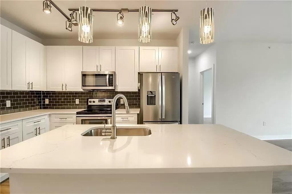 1900 Barton Springs Rd # 5029, Austin, TX 78704