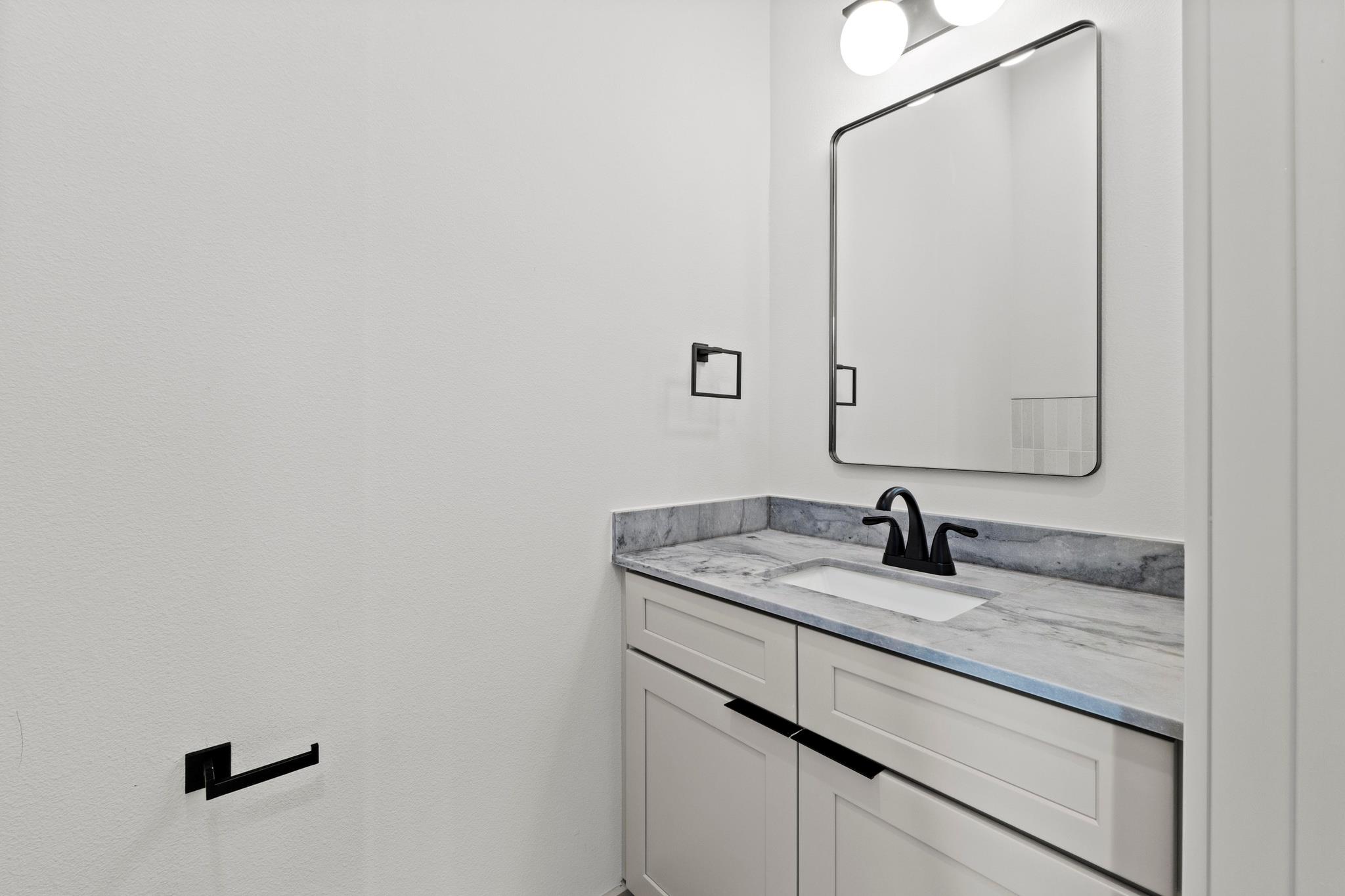 1736 Bunche Rd # B1, Austin, TX 78721