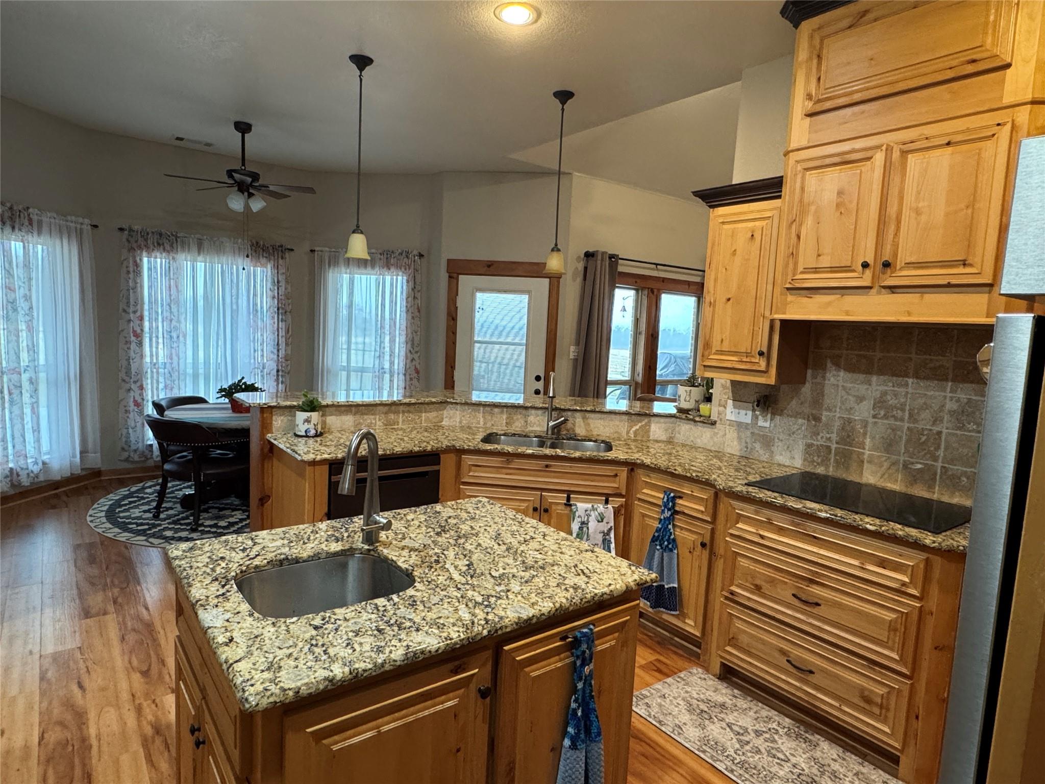 226 HCR 3321, Hubbard, TX 76648