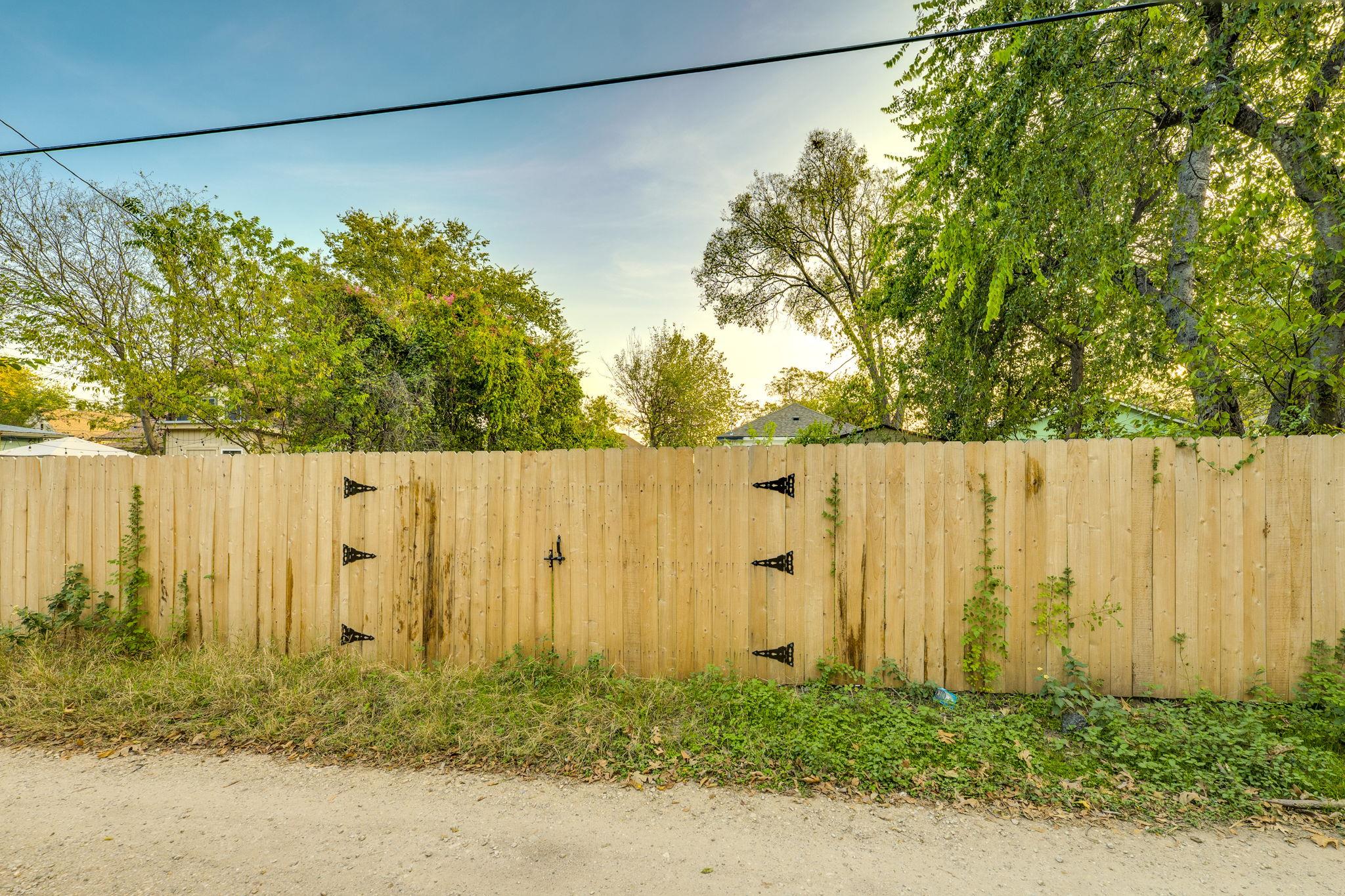 1020 Spence St # A and #B, Austin, TX 78702