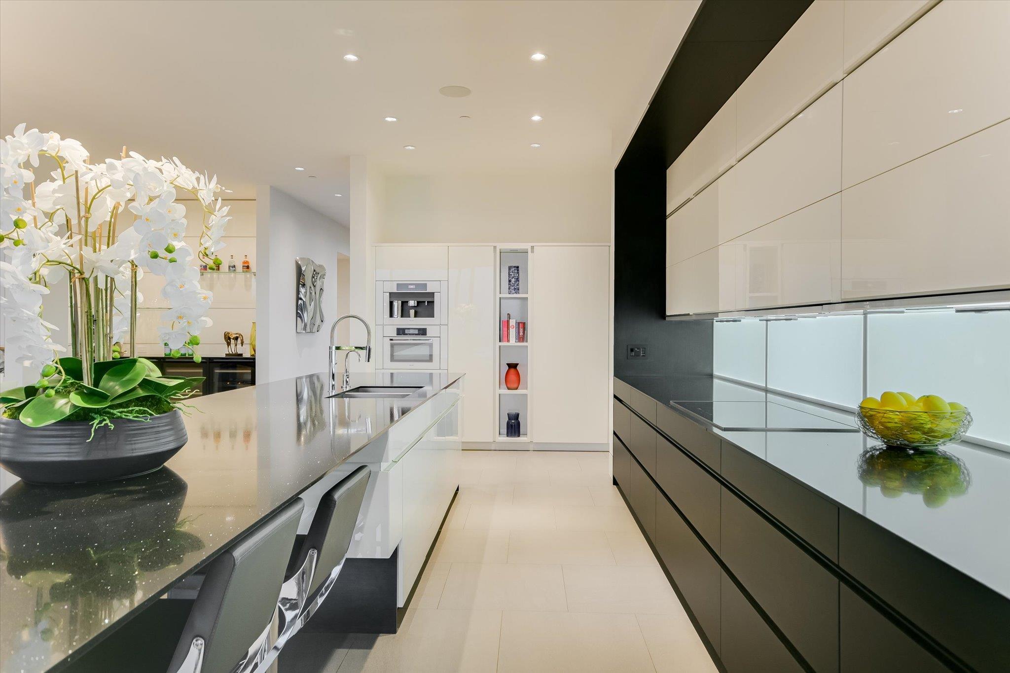 901 Terrace Mountain Dr, West Lake Hills, TX 78746